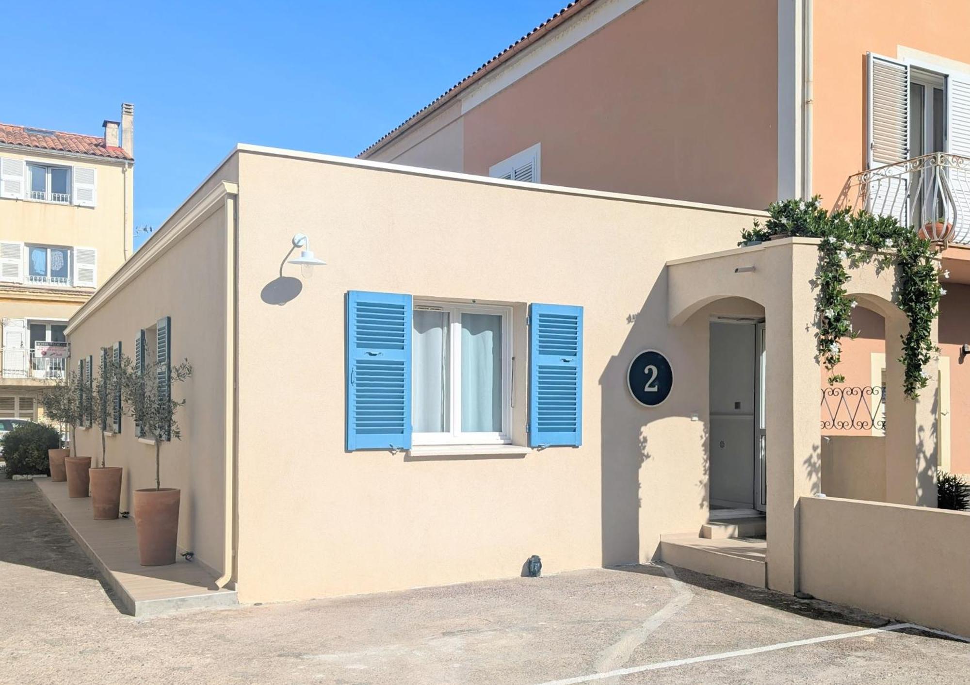 9 Hôtels Budget en Corse Qui Valent Vraiment le Détour